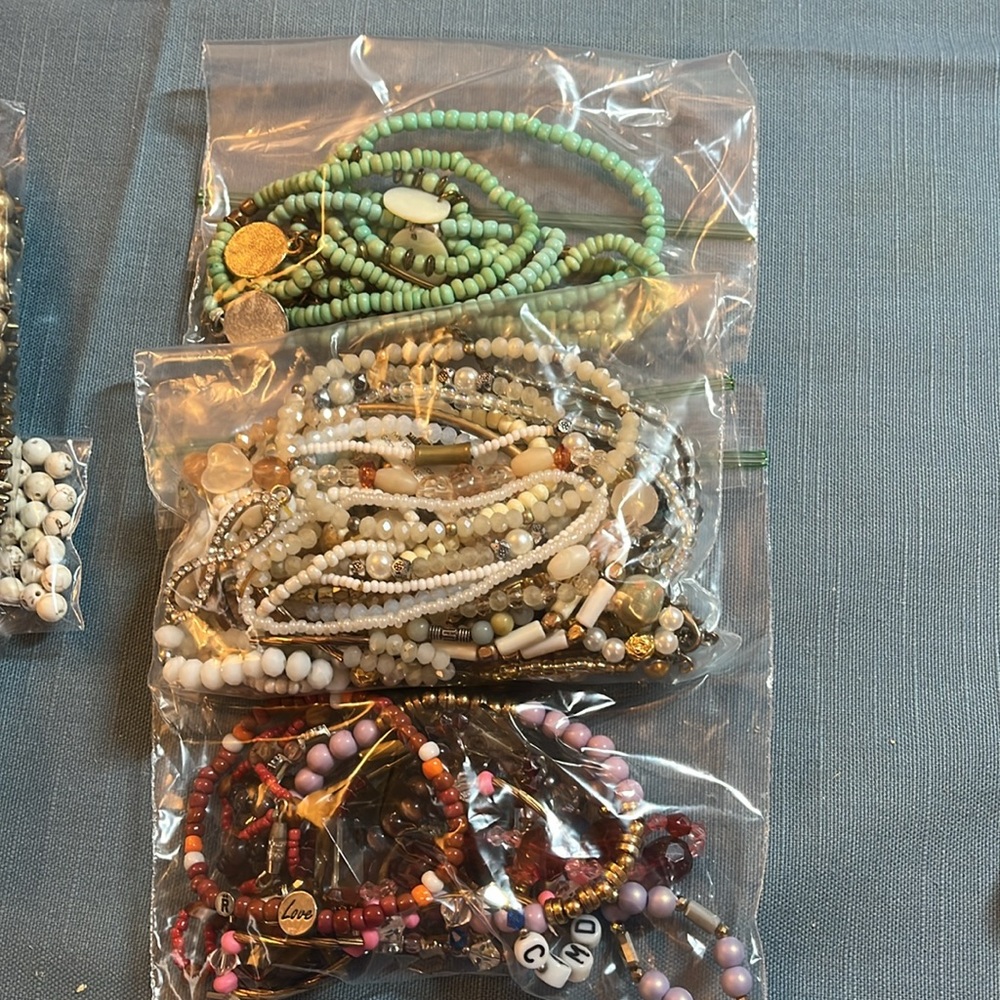 Craft and repurpose lot, 3.47 lbs - Picture 4 of 7